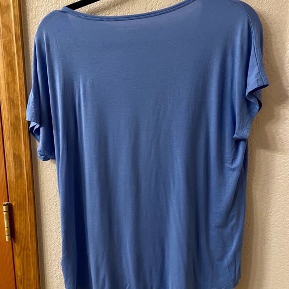 Lands End Womens T Shirt Short Sleeve Scoop Neck Stretch Blue Medium - Picture 2 of 5
